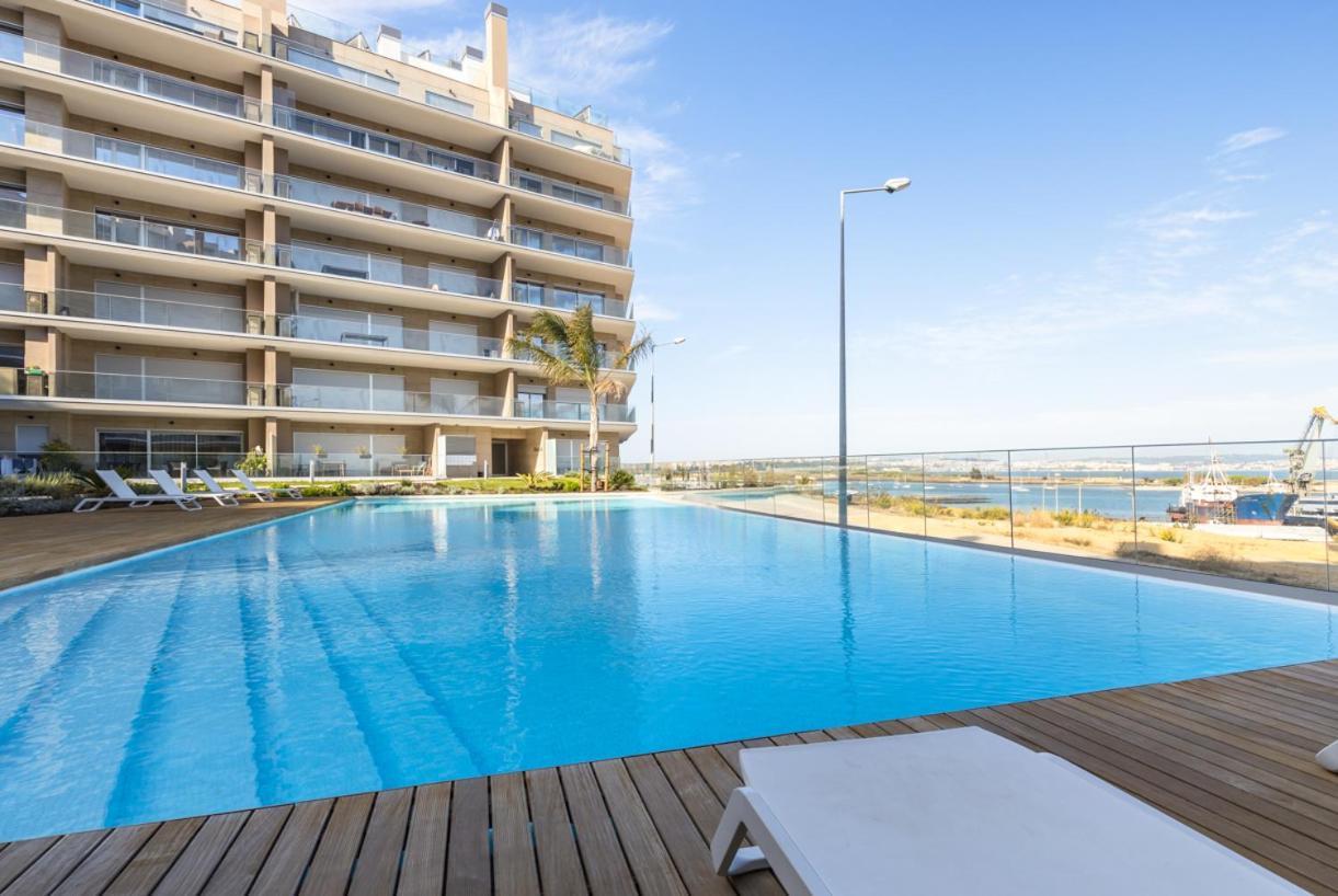 Villa Famille Seixal  Exteriör bild